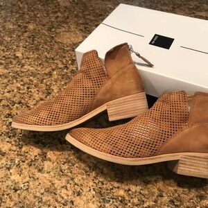 Dolce Vita Tommi Perforated Bootie (Women) Size 8.5 Tan